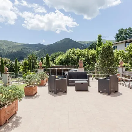 Rustic With Garden, Pool And Parking Апартаменты *